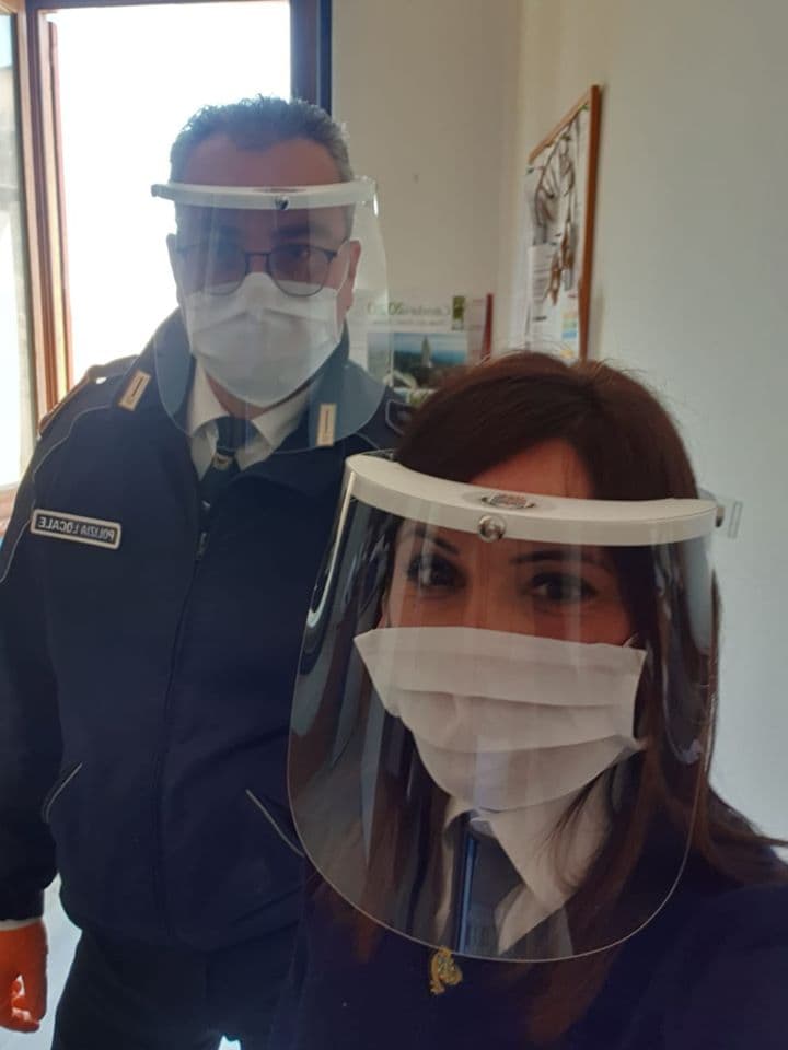 Visiere protettive per agenti e carabinieri di Formia