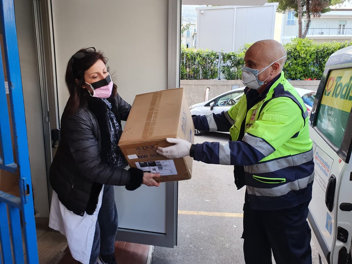 FORMIA - Raccolta fondi consegnati i primi DPI all'Ospedale "Dono Svizzero"