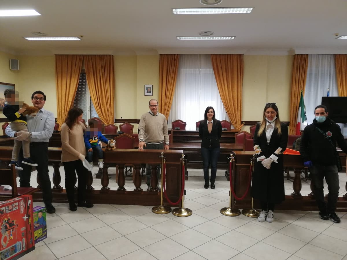 Il sindaco Mitrano accoglie Riccardo e Salvatore