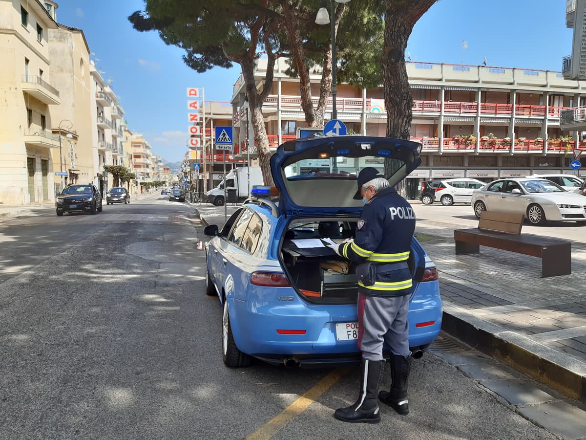 Formia, Polizia di Stato: contrasto alla sosta selvaggia. Fioccano le multe