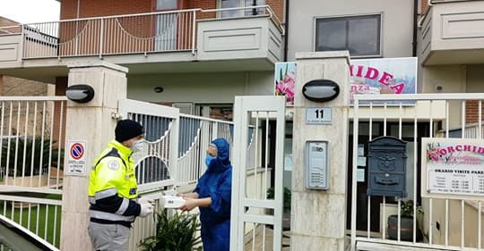 Formia, continua la distribuzione di mascherine all’interno della città