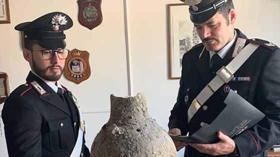 GAETA - SEQUESTRATA UN'ANFORA ROMANA RINVENUTA IN UN CONDOMINIO