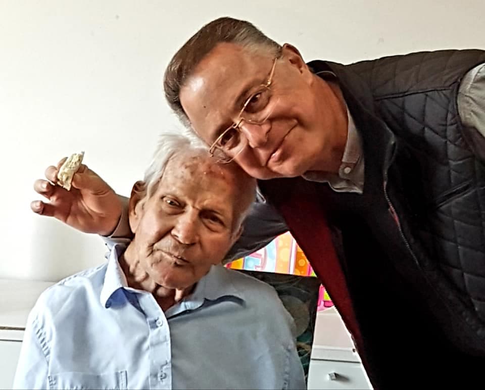 SCAURI SANTA ALBINA: L’ARCIVESCOVO CELEBRA PER I GENITORI DEL PARROCO DON ANTONIO CAIRO