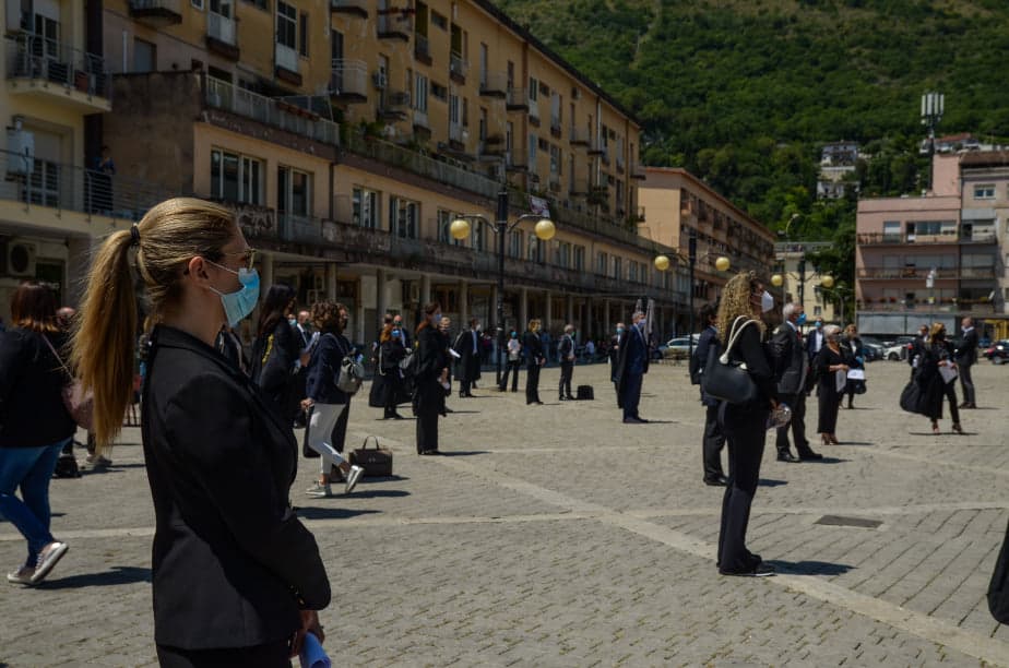 GIUSTIZIA SOSPESA SODDISFATTA DELLA PROTESTA DINANZI AL TRIBUNALE DI CASSINO