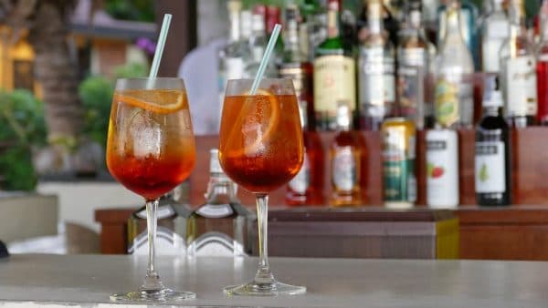 Movida, esercizi e attività aperte fino a mezzanotte