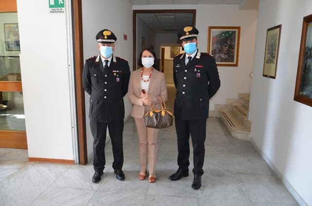 IL PREFETTO TRIO SALUTA LE FORZE DELL'ORDINE. L'OMAGGIO DEL COMUNE DI LENOLA