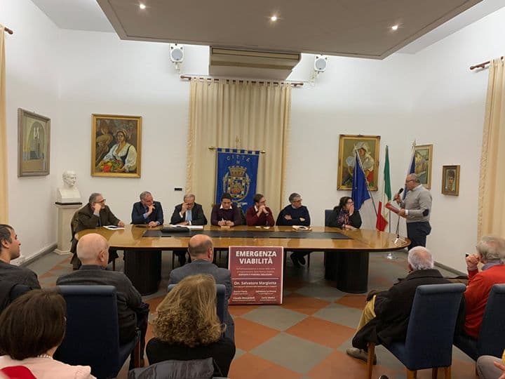 Contrada Acqualonga, un passo in avanti verso la realizzazione della rotonda, l'intervento