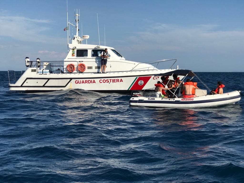 PONZA: SOCCORSA UN'IMBARCAZIONE A VELA IN AVARIA CON TRE DIPORTISTI