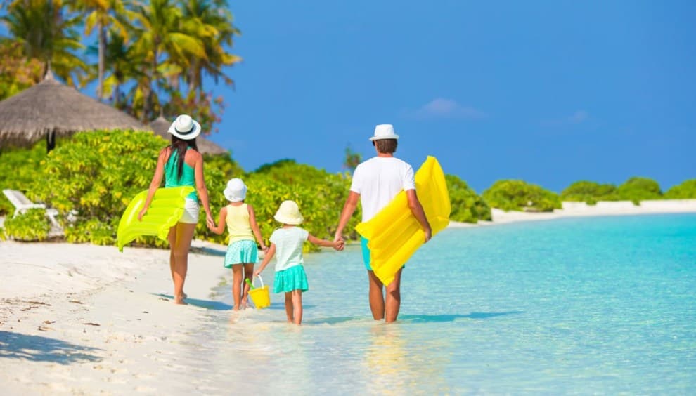 ESTATE 2022: GLI ITALIANI SCELGONO DI PASSARLA AL MARE IN ITALIA, COSTI QUEL CHE COSTI