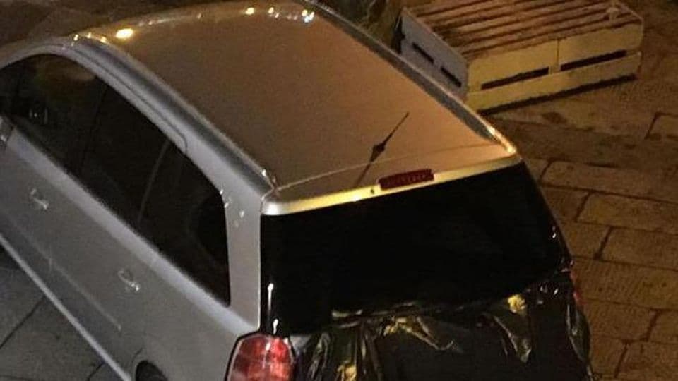 GAETA ZTL - BECCATO A COPRIRE LA TARGA