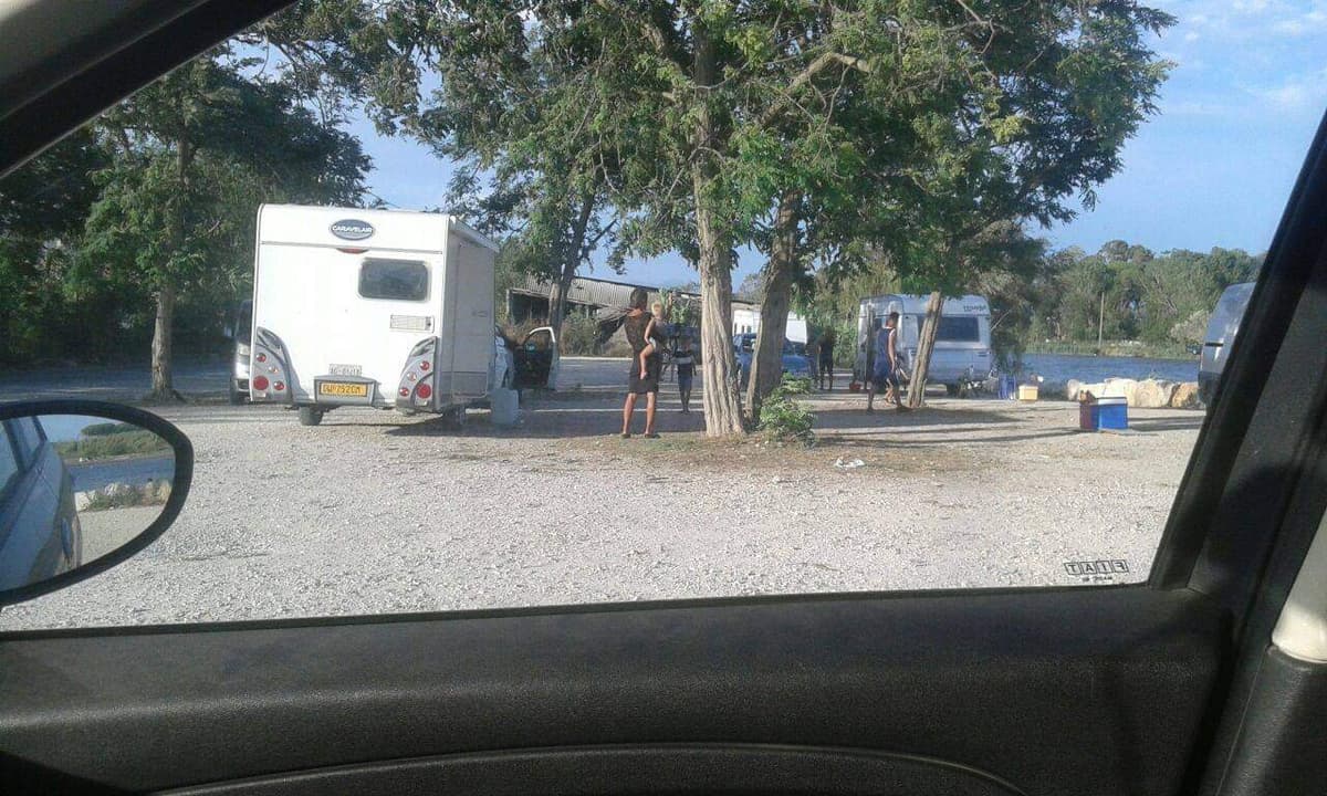 MINTURNO: FRATELLI D'ITALIA DENUNZIA IL DEGRADO DELLA FOCE DEL FIUME GARIGLIANO CON CAMPER PARCHEGGIATI