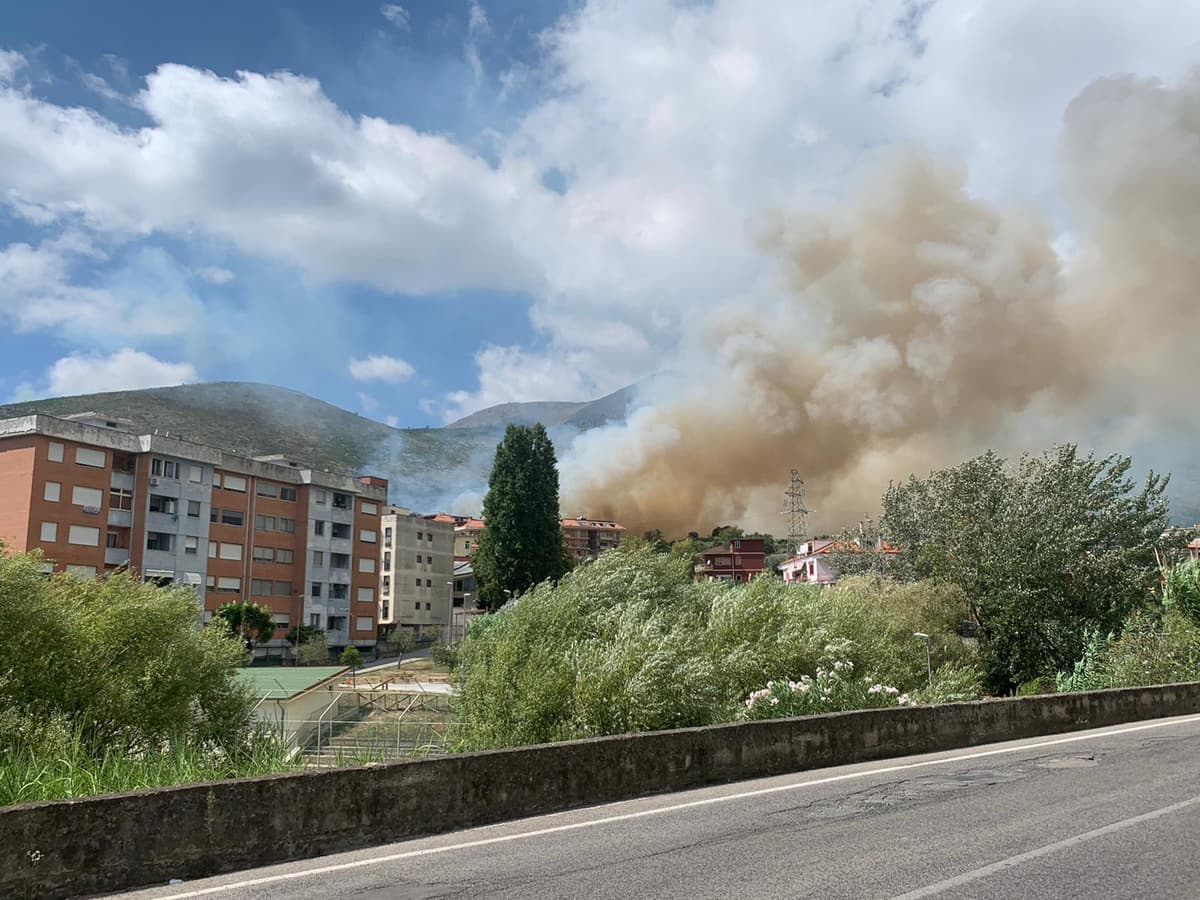 FORMIA - PIROMANI IN AZIONE