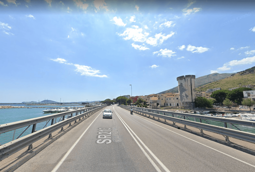 ADDIO A TIR E MEZZI PESANTI SUL LUNGOMARE DELLA REPUBBLICA, L'ORDINANZA