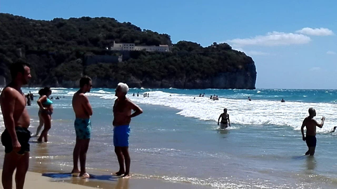 GAETA: ANGELI DEL MARE SALVANO LA VITA A QUATTRO RAGAZZI CHE STANNO ANNEGANDO NELLE ACQUE ANTISTANTI PLAYA CALIENTE A SANT'AGOSTINO