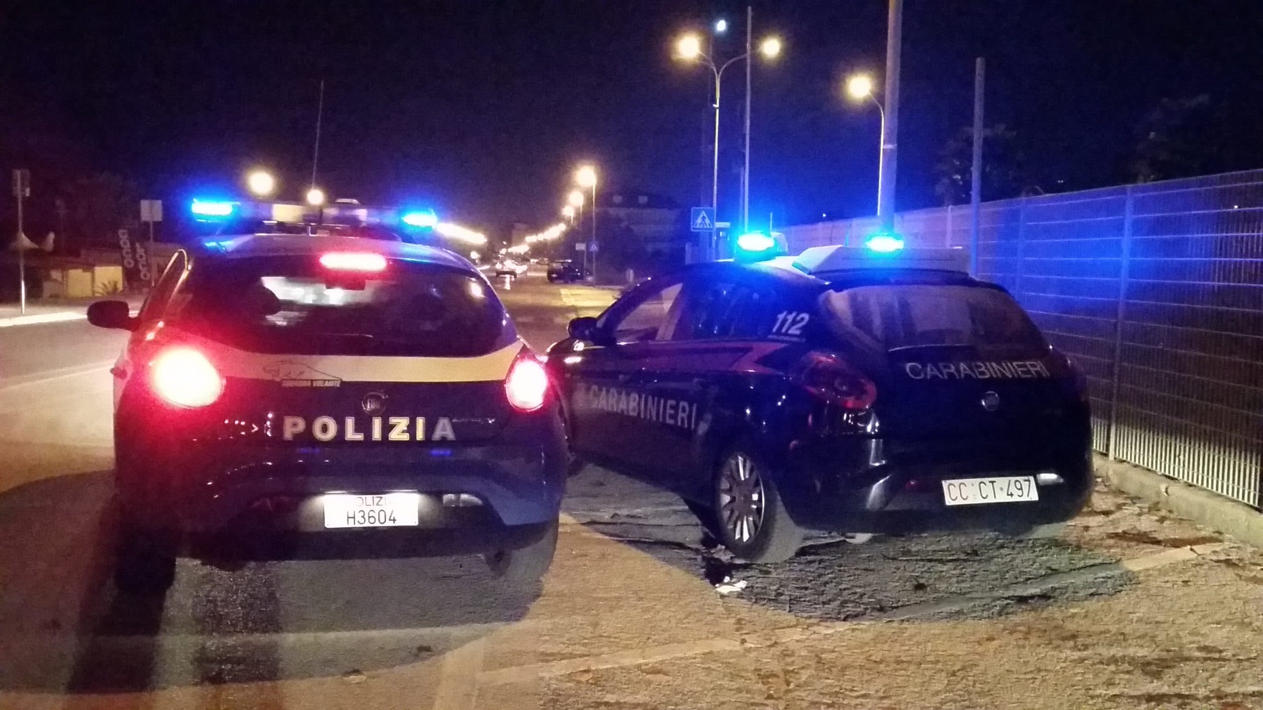 POLIZIA E CARABINIERI INTERVENGONO INSIEME E ARRESTANO UN GIOVANE CHE HA AGGREDITO IL PADRE SPARANDO CON UN FUCILE A CANNE MOZZE