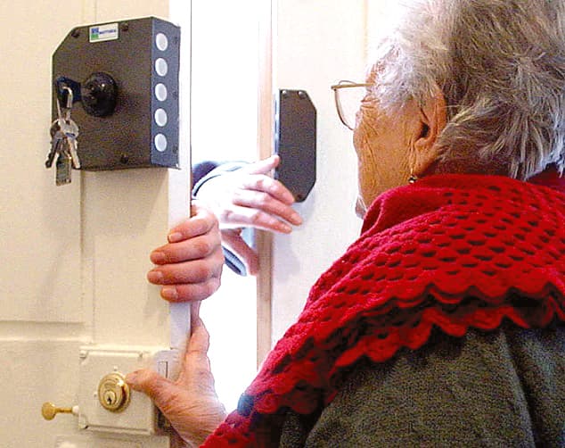 Truffa telefonica del finto carabiniere. Denunciato e sottoposto alla misura del divieto di ritorno a Fondi