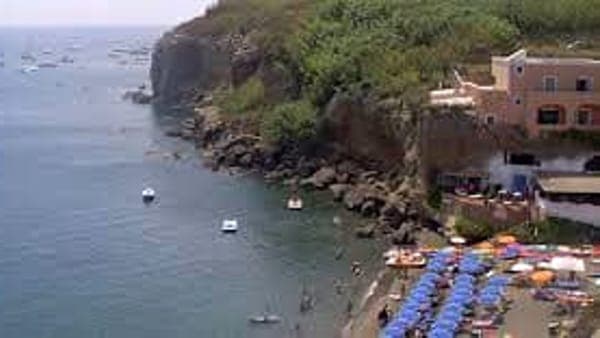 Il Sindaco di Ventotene guarda a un futuro a favore dell'ambiente e commenta positivamente la nascita del traghetto elettrico