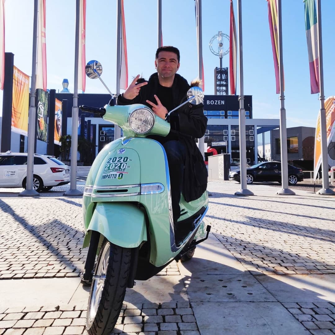 NUOVA SFIDA PER TOTO MAGLIOZZI: VIAGGIARE IN 20 REGIONI IN 20 GIORNI SU UNO SCOOTER ELETTRICO