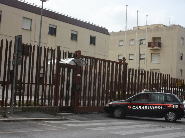 I CARABINIERI ARRESTANO UOMO CHE VIOLA IL DIVIETO DI AVVICINAMENTO ALL'EX COMPAGNA