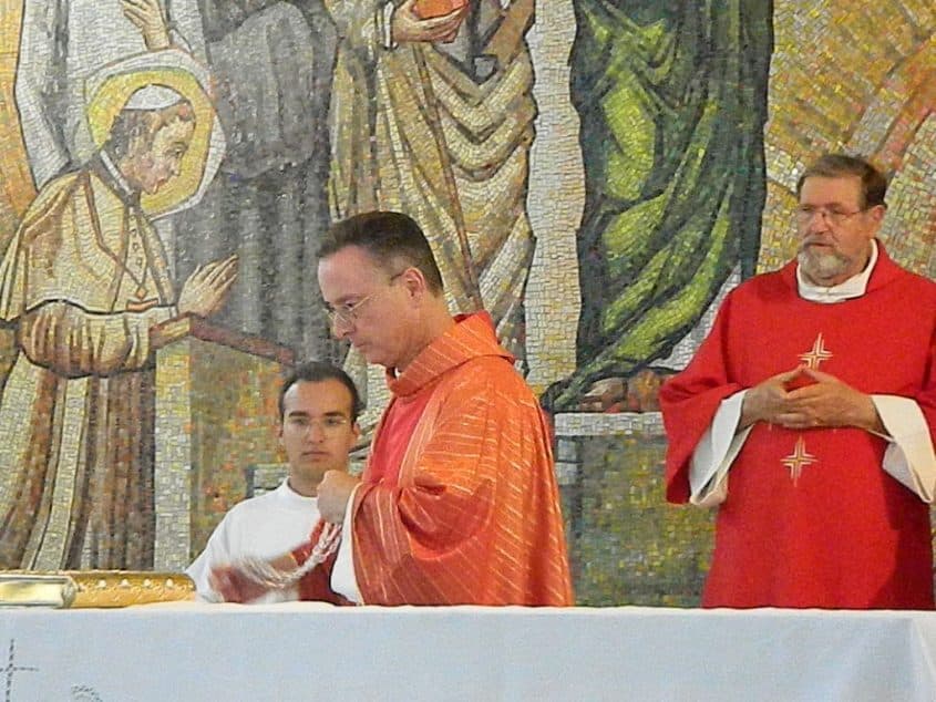 Minturno: don Antonio Cairo invita i cattolici alla coerenza e ad un voto responsabile