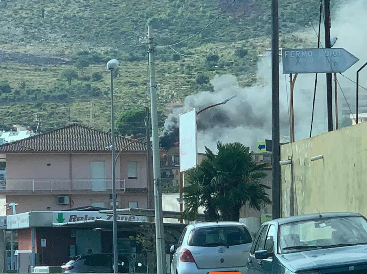 FLASH - FORMIA - APPARTAMENTO IN FIAMME A RIO FRESCO