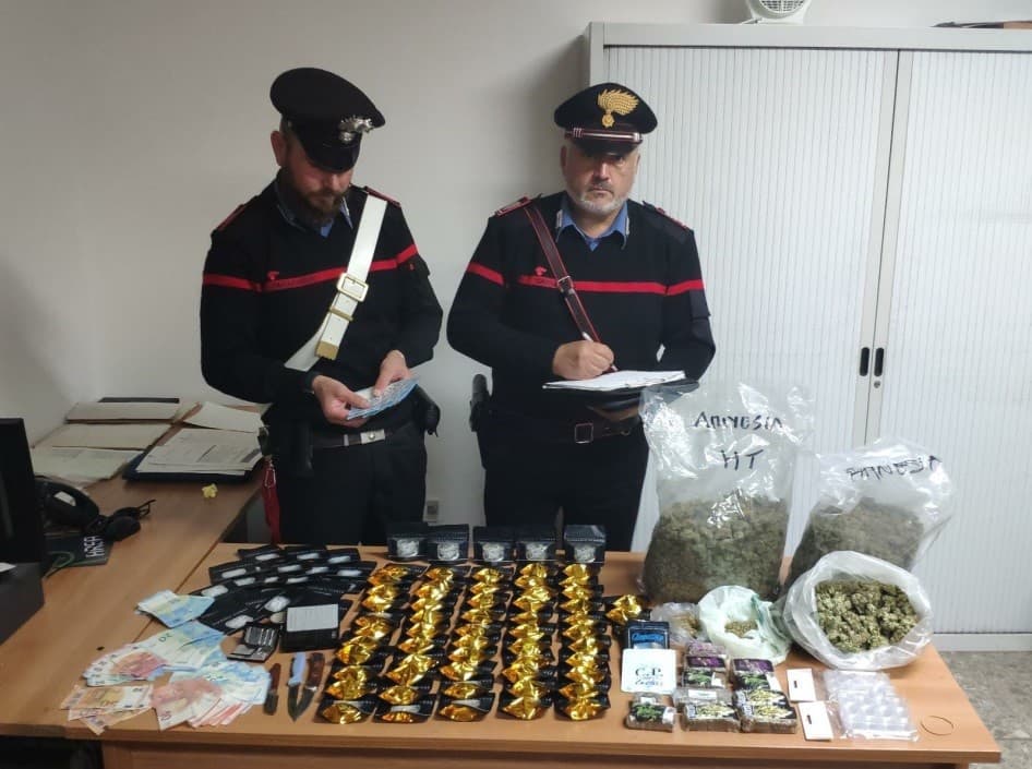 ARRESTATO UN VENTICINQUENNE CON BEN 4 KG. DI STUPEFACENTI IN CASA