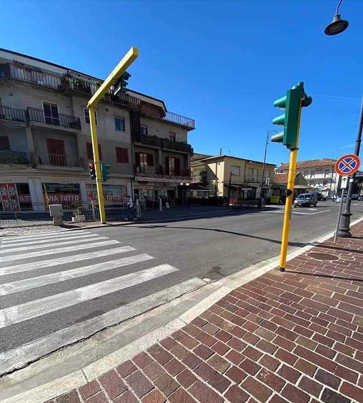 FONDI: IL SEMAFORO TRA CORSO ITALIA E VIA STAZIONE E' FONTE DI CENTINAIA DI MULTE