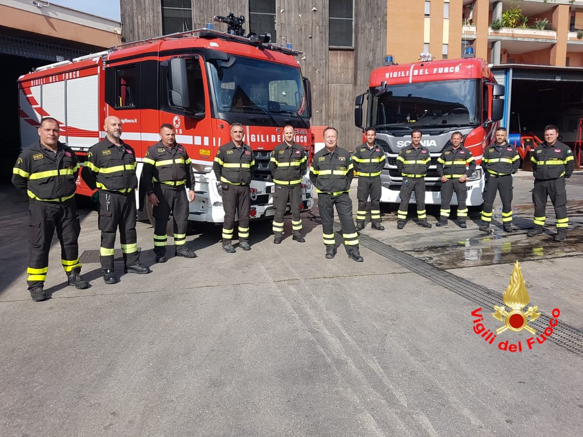 I VIGILI DEL FUOCO PREPARANO I LORO AUTISTI ALLA GUIDA DI DUE NUOVI MEZZI ASSEGNATI