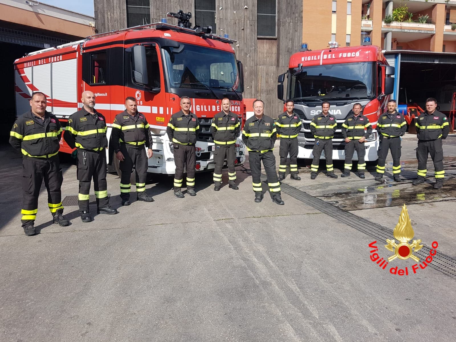 I VIGILI DEL FUOCO PREPARANO I LORO AUTISTI ALLA GUIDA DI DUE NUOVI MEZZI ASSEGNATI