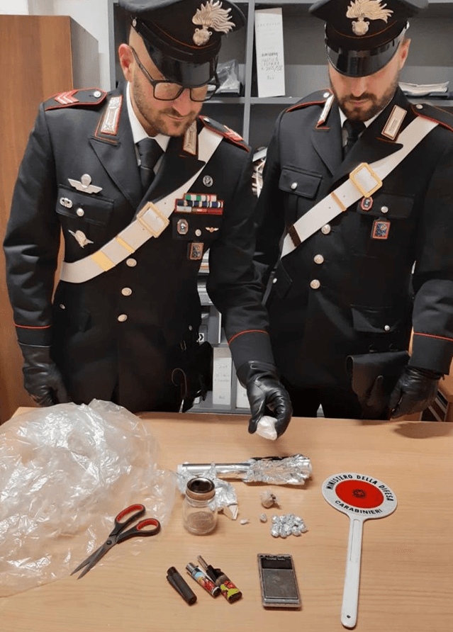 ITRI: OPERAZIONE ANTIDROGA, UN PUSHER DI 29 ANNI ARRESTATO DAI CARABINIERI