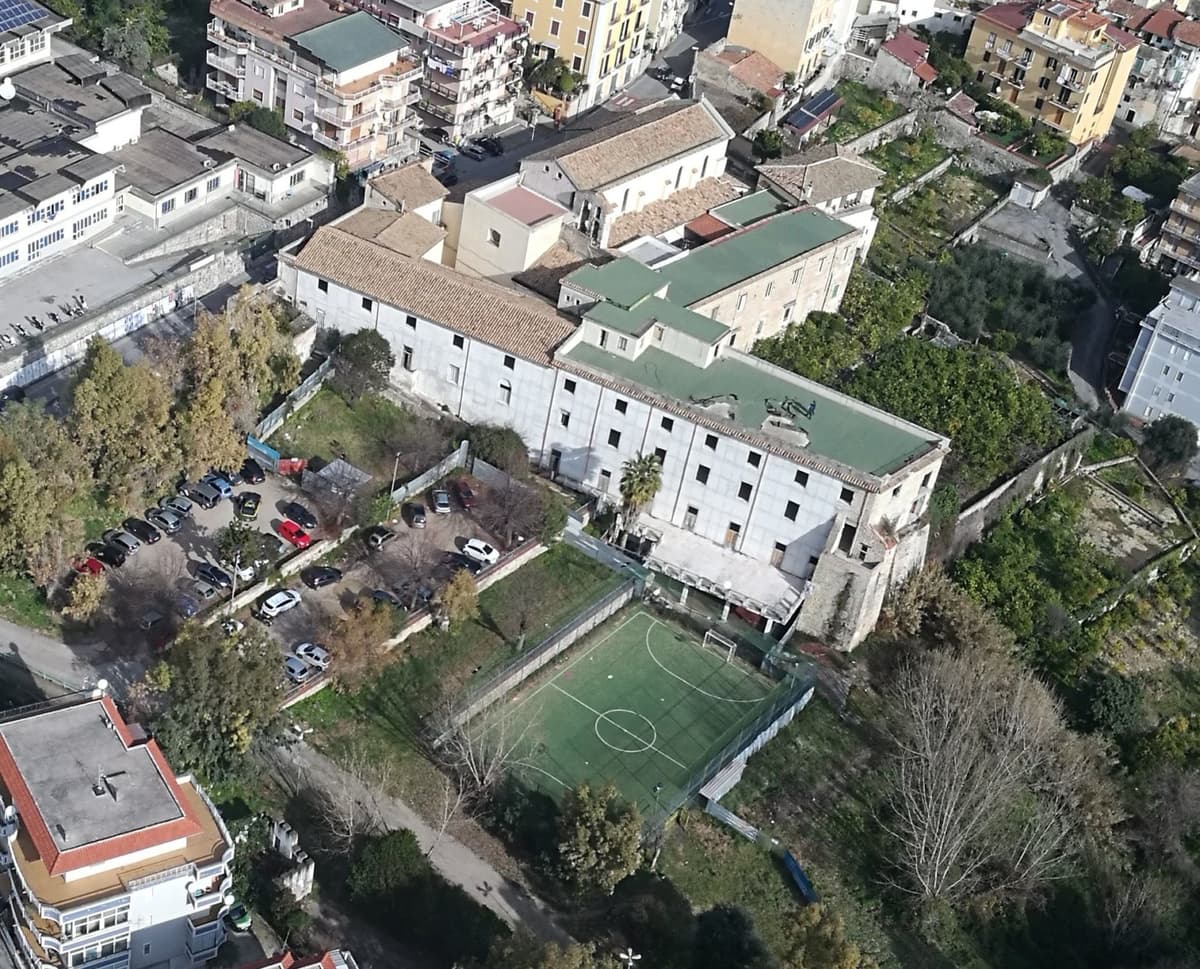 FORMIA: COMPLESSO DI SANT'ERASMO DI CASTELLONE IN COMPLETO STATO DI ABBANDONO