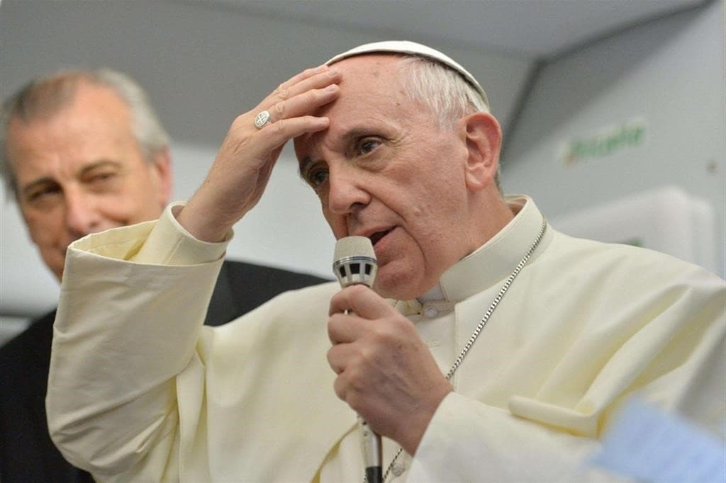 PAPA FRANCESCO: GLI OMOSESSUALI SONO FIGLI DI DIO E GIUSTO DARE COPERTURA LEGALE