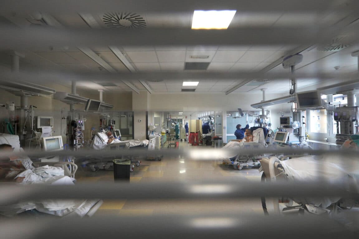 GRIDO D'ALLARME DALLA TERAPIA INTENSIVA DEL DIRETTORE QUOTIDIANO LA STAMPA RICOVERATO