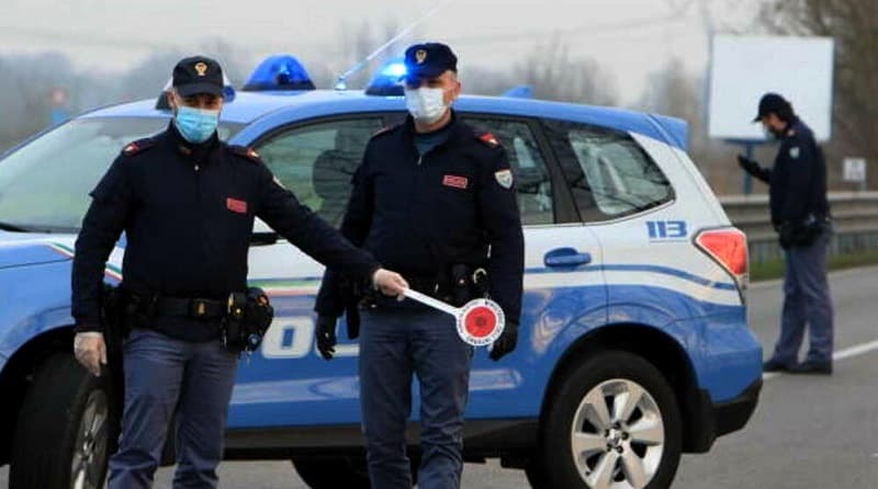Polizia: Trentenne intercettato con hashish e cocaina in auto, perquisita anche l'abitazione