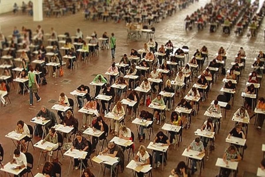 IL CONCORSO DEI PRECARI STORICI AI TEMPI DEL COVID-19 NELLA TESTIMONIANZA DI UNA DOCENTE