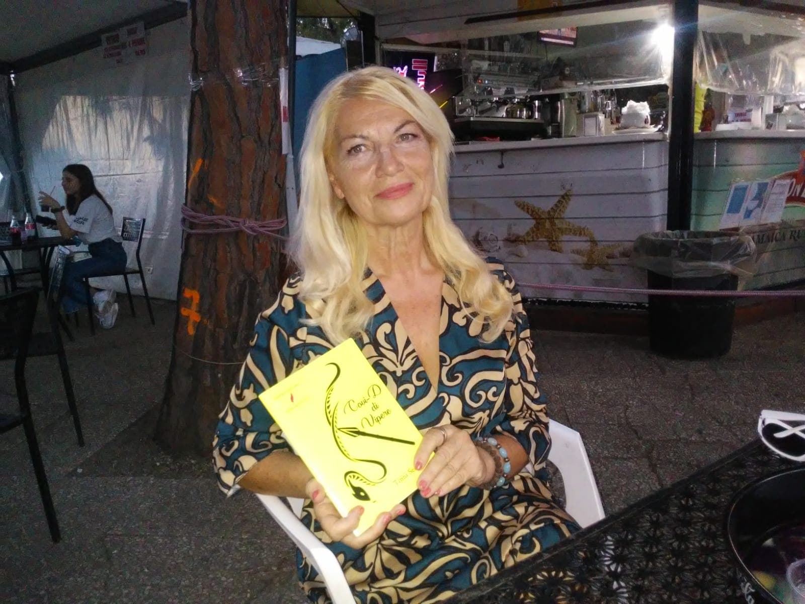 INTERVISTA ALLA SCRITTRICE TINA SEQUINO AUTRICE DEL LIBRO "COVI-D DI VIPERE"