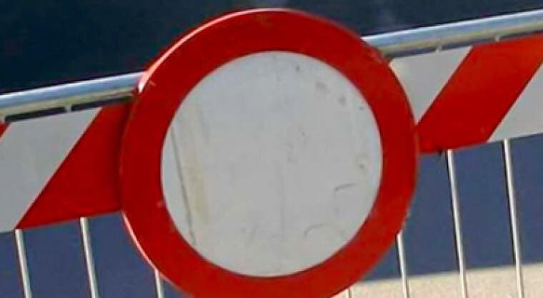 SPERLONGA - CHIUDE AL TRAFFICO VIA ROMA E VIA COLOMBOSI