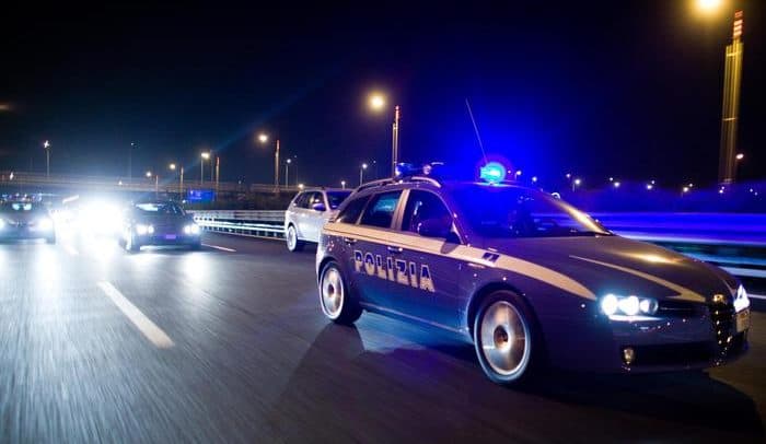 POLIZIA ARRESTA PREGIUDICATO DI NETTUNO PIRATA DELLA STRADA CHE TENTAVA LA FUGA