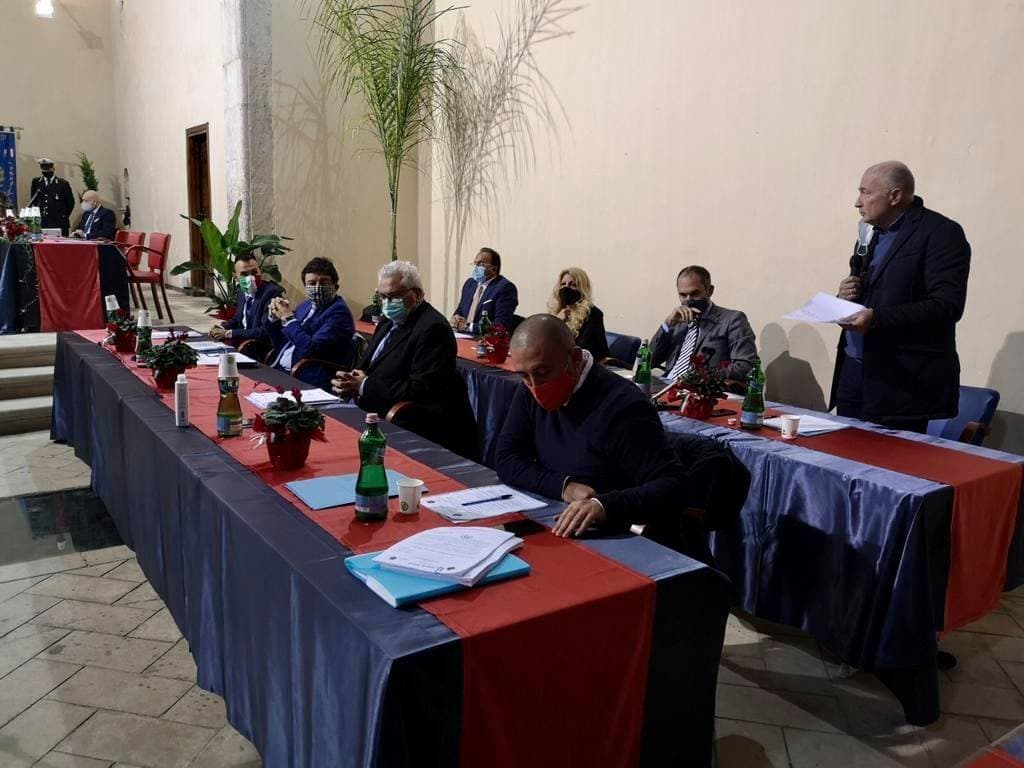 A FONDI NO A DUE PESI E DUE MISURE, VERIFICA PER EVENTUALE INCOMPATIBILITA' DI VINCENZO CARNEVALE