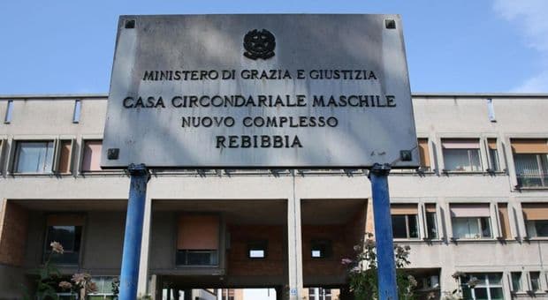 FONDI: CARABINIERI TRASFERISCONO SPACCIATORE INDIANO AL CARCERI DI REBIBBIA