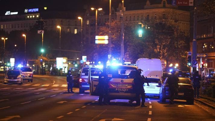 VIENNA E' ATTUALMENTE SOTTO ATTACCO, UN ATTENTATO A TUTTA L'EUROPA OCCIDENTALE