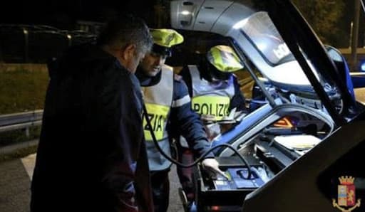POLIZIA STRADALE ADERISCE A ALCOHOL&DRUGS ROADPOL CONTRO DROGHE E ALCOL ALLA GUIDA