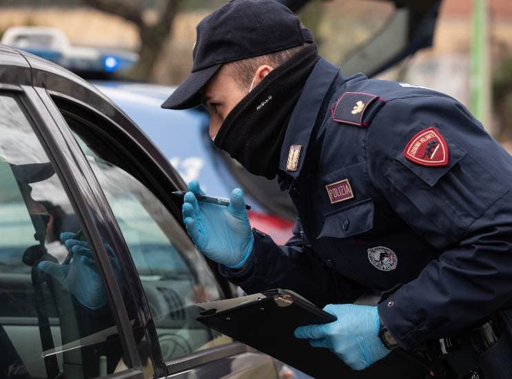 LA POLIZIA INTERVIENE IN VARIE LOCALITA' PONTINE DA MINTURNO AL CAPOLUOGO