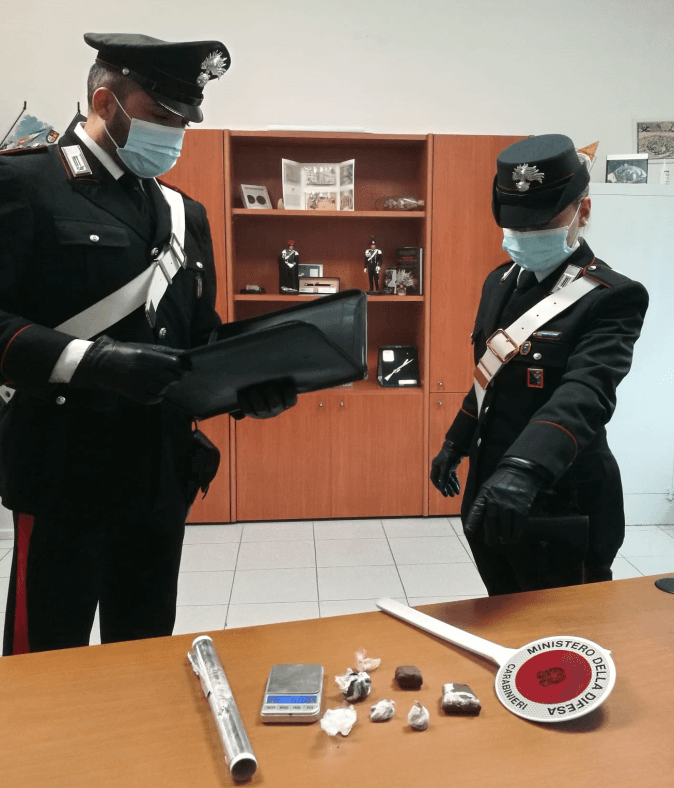 CARABINIERI SCAURI ARRESTANO MINTURNESE DISOCCUPATO E SPOSATO: SPACCIO DI HASHISH