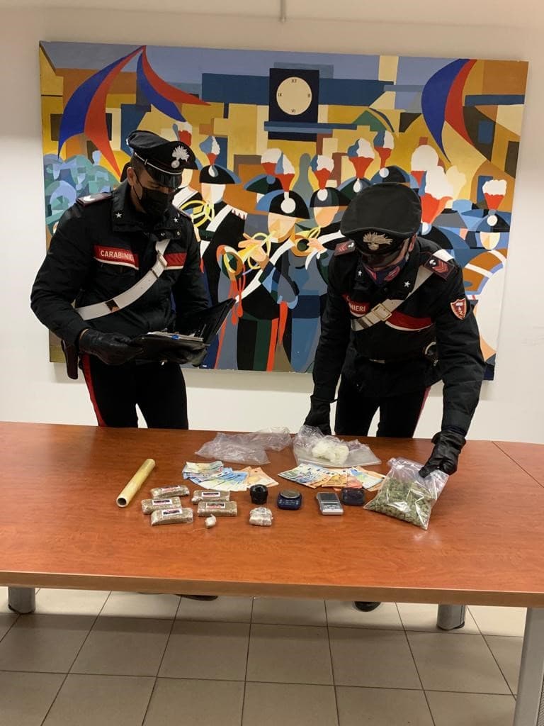 OPERAZIONE ANTIDROGA, DUE GIOVANI ARRESTATI CON OLTRE MEZZO CHILO DI HASHISH E MARIJUANA