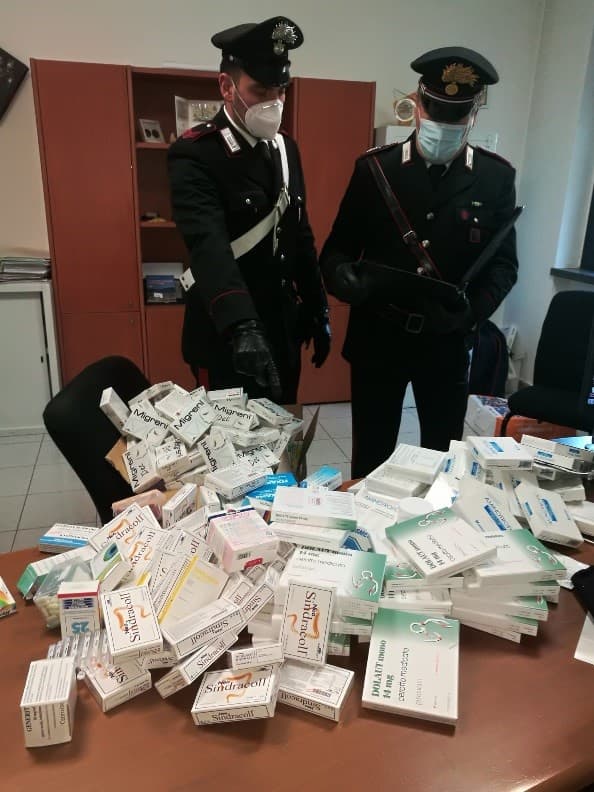 SCAURI: DENUNZIATO INFORMATORE SCIENTIFICO PER COMMERCIO DI FARMACI SCADUTI