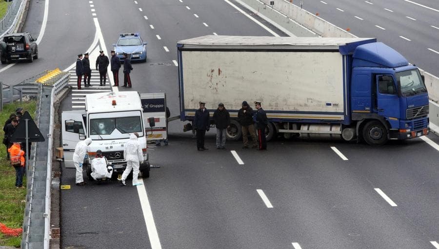 ASSALTATO UN PORTAVALORI SULL'A14