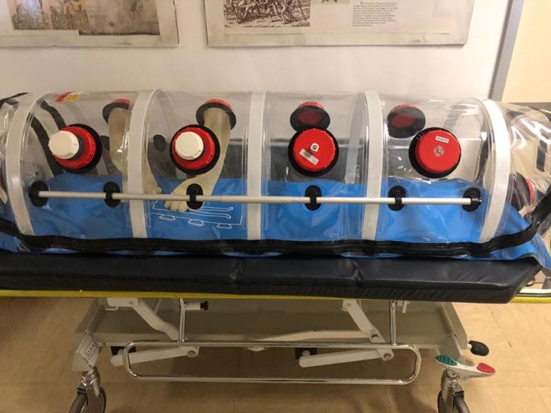 CLINICA COSTA A FORMIA: SI E' DOTATA DI UNA BARELLA A PRESSIONE NEGATIVA PER COVID-19