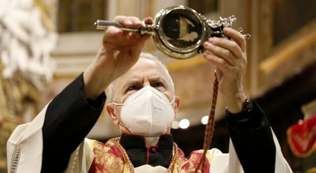 NIENTE MIRACOLO AL DUOMO DI NAPOLI, NON SI SCIOGLIE IL SANGUE DEL PATRONO SAN GENNARO