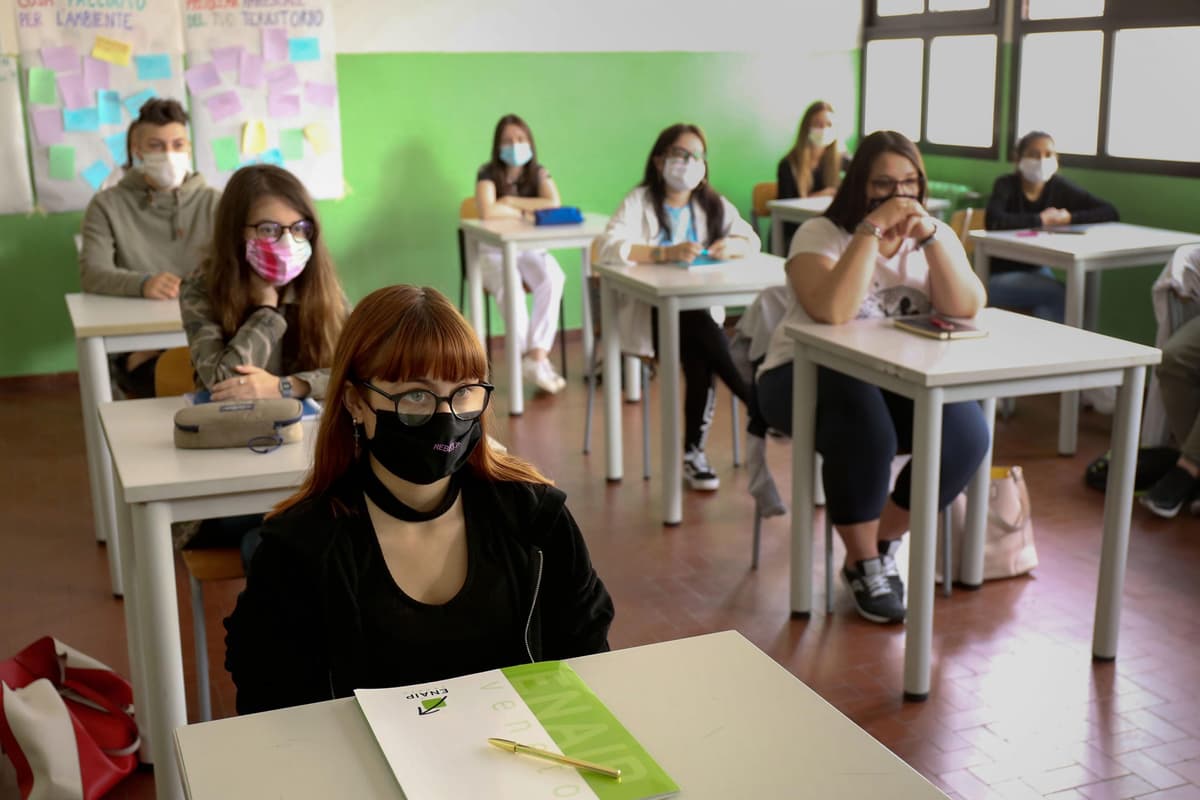 LUNEDI' 7 MILIONI DI STUDENTI TORNANO IN AULA, GIALLO L'ITALIA IN MAGGIORANZA